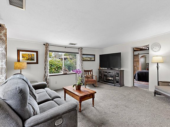 5th image of 2504 Rosina St