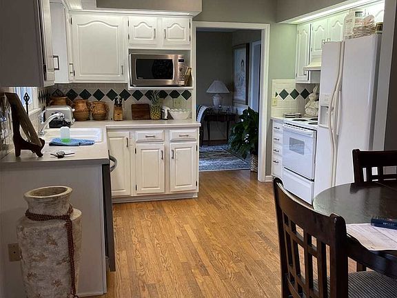 5th image of 918 Wrenwood Dr