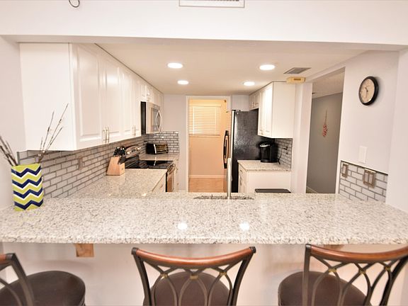 4th image of 8498 Ridgewood Ave Unit 502