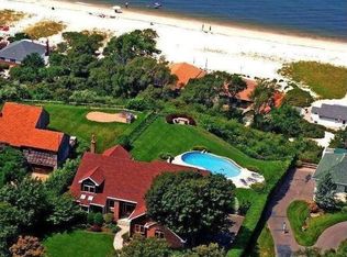 305 Summit Dr, Mattituck, NY 11952