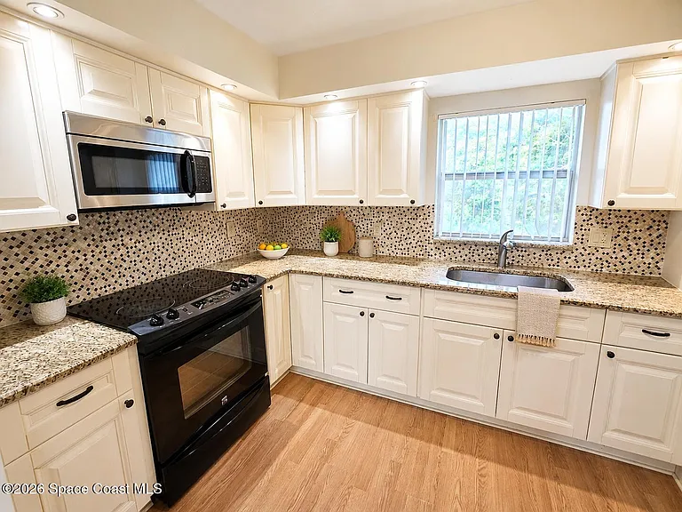 3135 Shady Dell Ln #242 — Photo 2