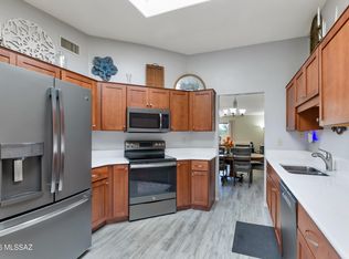 709 W Sunlight Ln, Tucson, AZ 85704