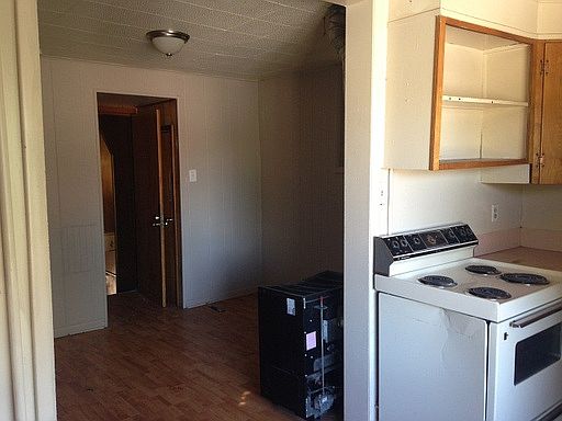 2nd image of 1951 Eccles Ave APT 3