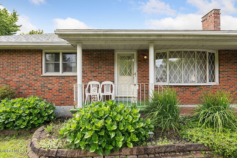 4th image of 1346 Tracy Avenue