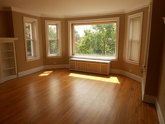 3rd image of 8411 S Ingleside Avenue # Fl 3rd
