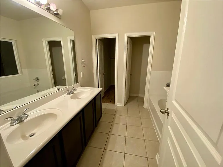 172 Hollis Ln — Photo 15