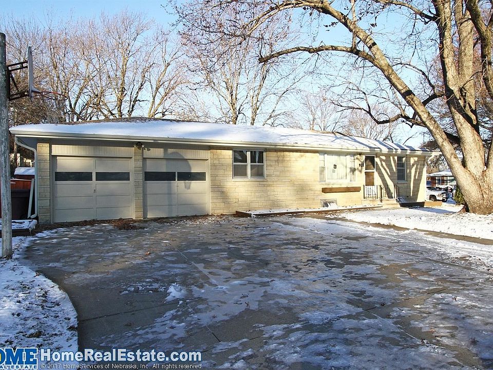 1st image of 921 N 58th St