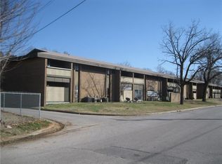 423 S 7th St, Rogers, AR 72756