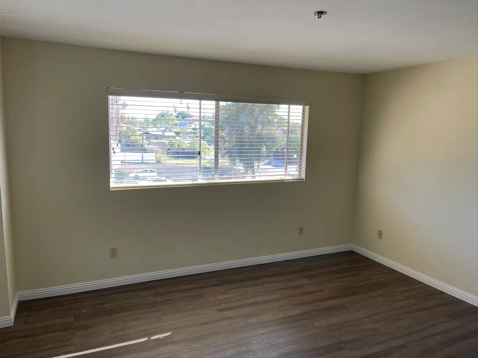 2 bed, 1.5 bath, 1100 sqft, $2,500 — Photo 4