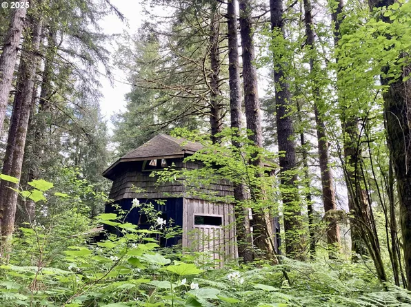 71 N Bass Ct, Otis, OR 97368