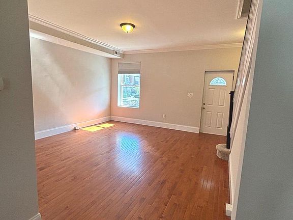 4th image of 332 Marydell Rd