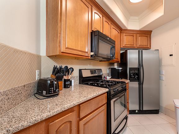 2nd image of 1836 Parnell Ave APT 101
