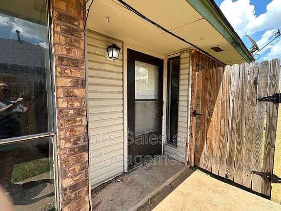 2nd image of 3718 Southwind Ave