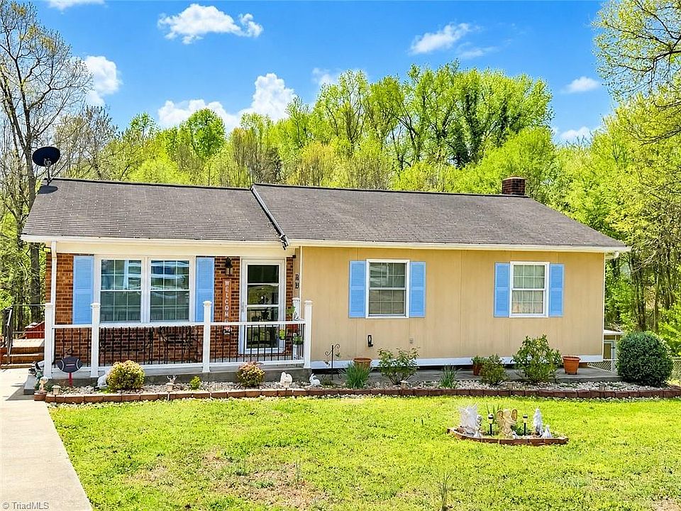 1st image of 400 Croydon Ln