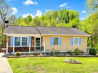 400 Croydon Ln, Winston Salem, NC 27107