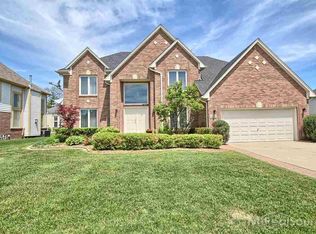 2863 Birchdale Dr, Troy, MI 48083