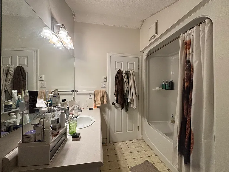 16 Frederick Ln — Photo 6