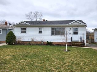 260 Deborah Ln, Bedford, OH 44146