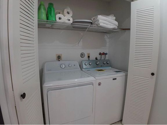 5th image of 2274 Discovery Cir W