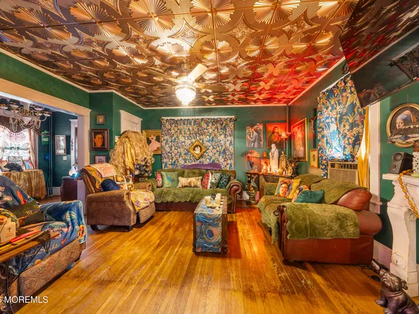 22 Club Place, Freehold, NJ 07728
