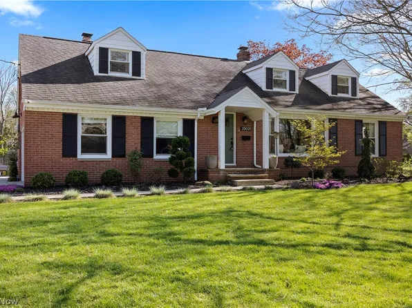 25021 Sunset Oval, North Olmsted, OH 44070