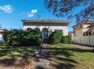 43 Wynsum Ave, Merrick, NY 11566