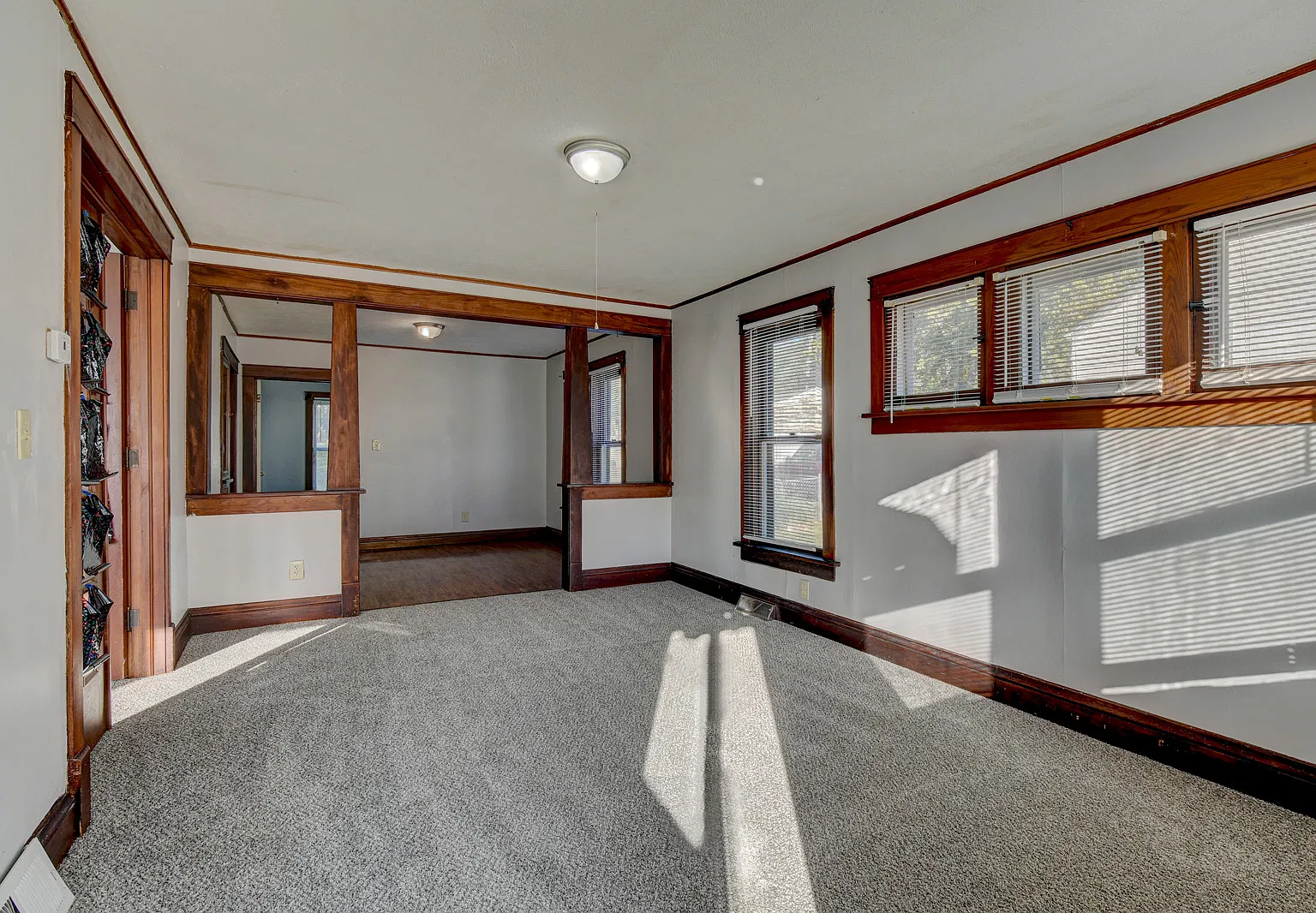 2510 N 65th Avenue — Photo 4