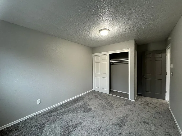 15220 SE Stark St #1-21 — Photo 32