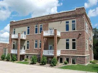 251 Vine St UNIT 111, Riverside, IA 52327
