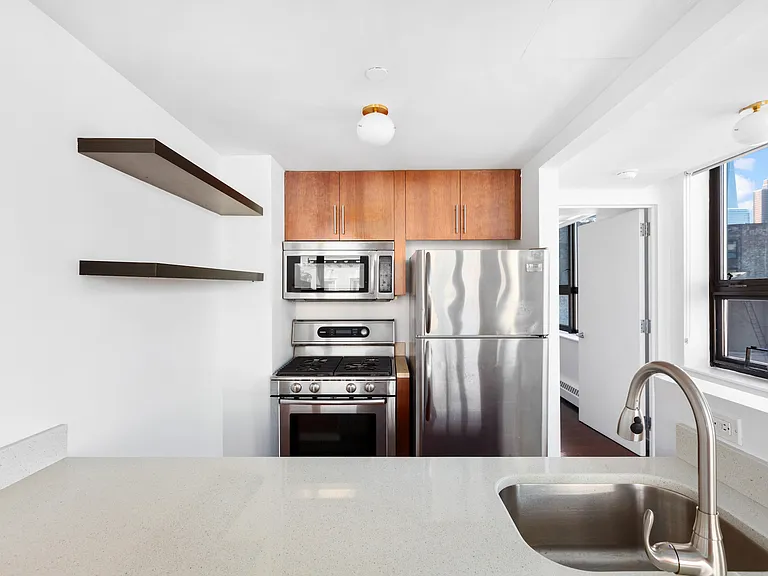 180 Hester St #PENTHOUSE — Photo 5