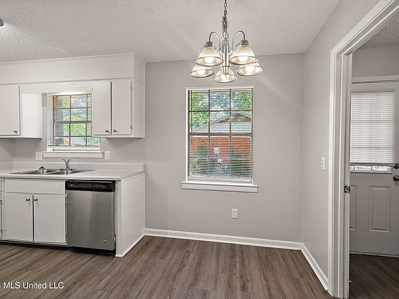 4th image of 132 Cumberland Rd