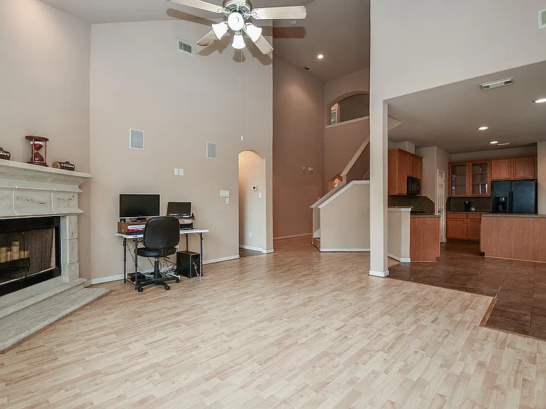 21502 Venture Park Dr — Photo 7