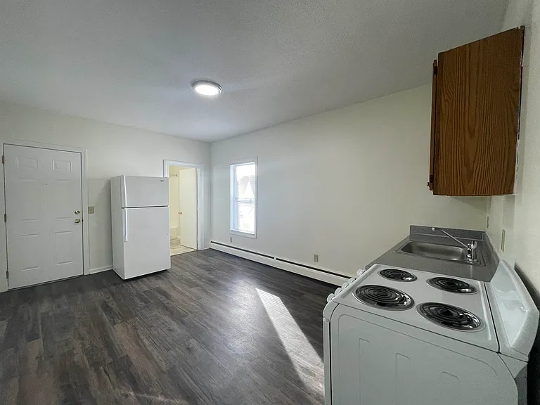 193 N Turner St #3W — Photo 12