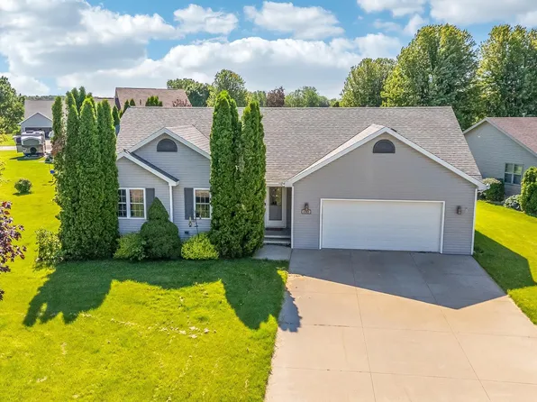 W6342 Arborvitae Ln, Menasha, WI 54952