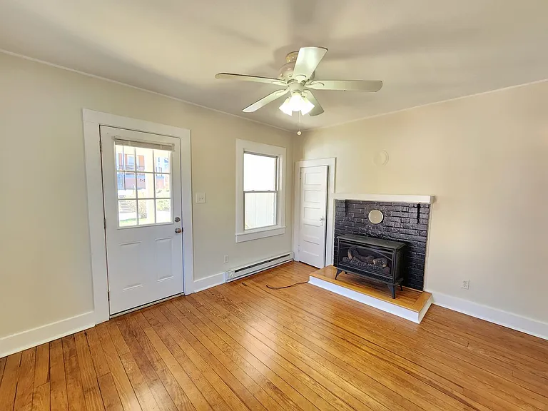 105 Morgan St — Photo 3