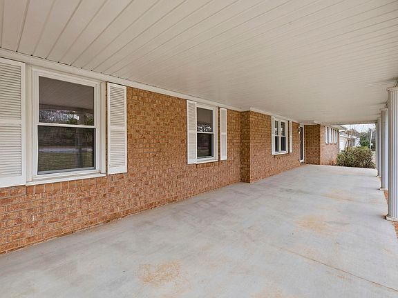 4th image of 4208 Old Buncombe Rd