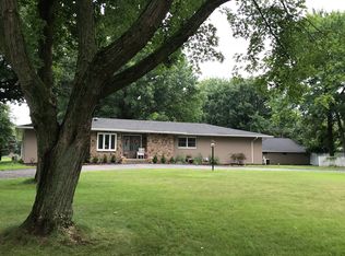 860 S Meadowbrook Rd, Springfield, IL 62711