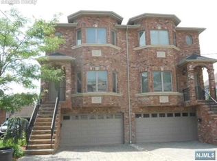 422 Lincoln Ave, Cliffside Park, NJ 07010