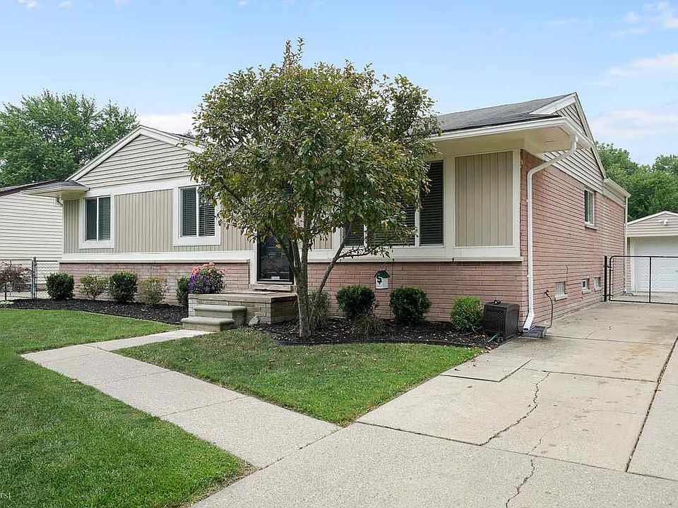 1st image of 48327 Donahue Dr