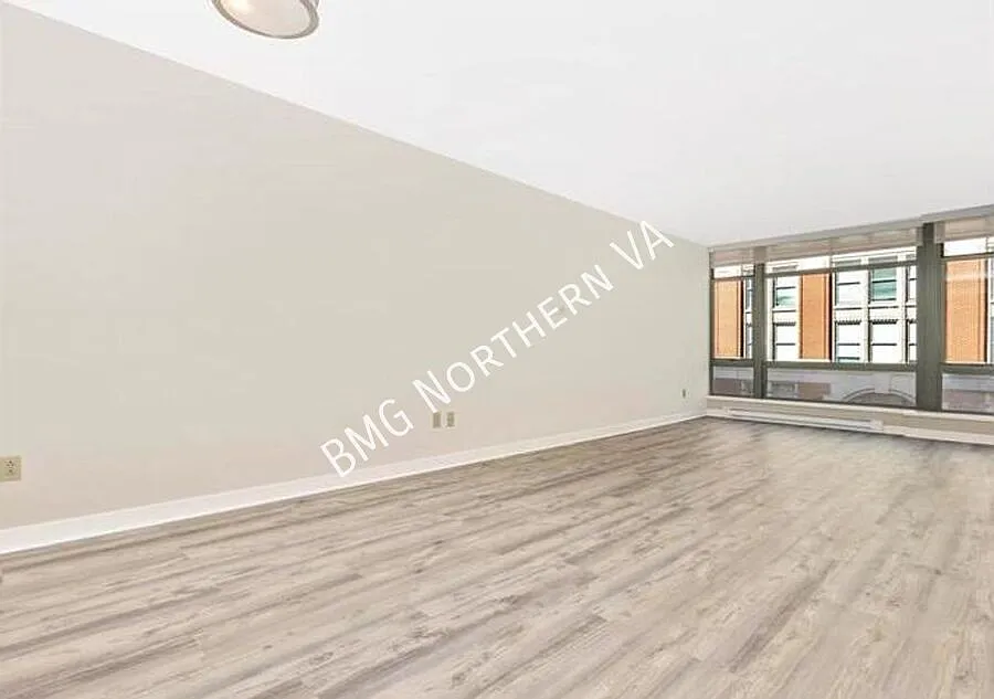 Modern 2 Bed 2 Bath Condo In A Great Location In Central/Downtown DC-Includes One Parking Space — Photo 4