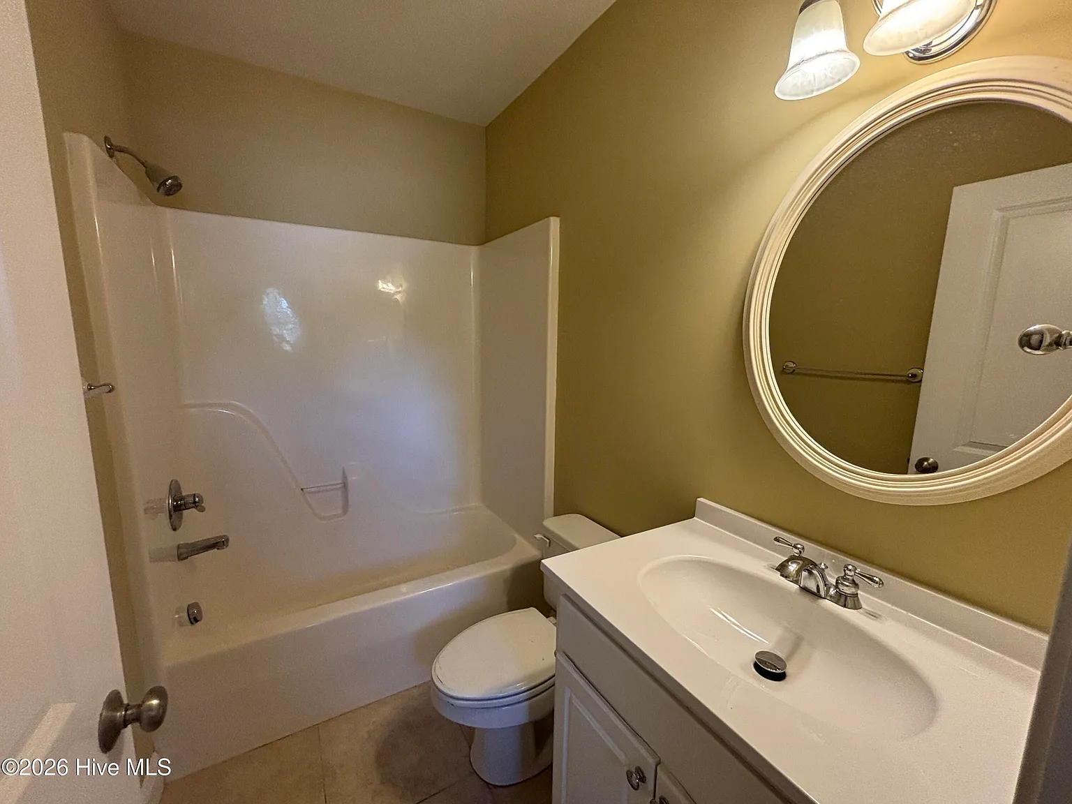 4 bed, 3.0 bath, 2100 sqft, $2,700 — Photo 4