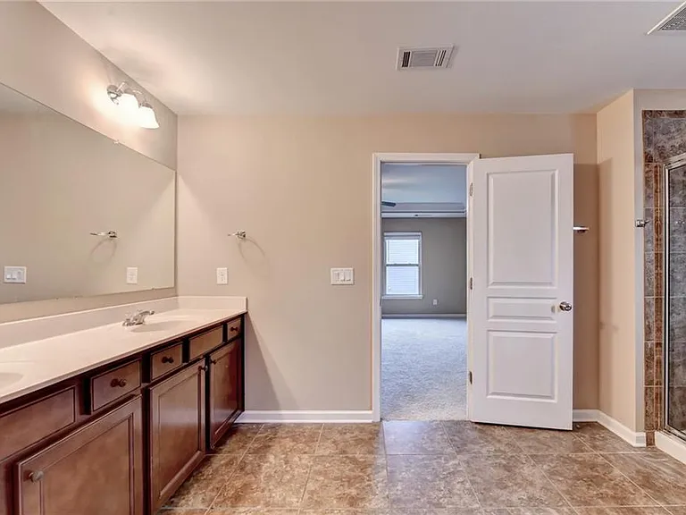 4228 Woods Creek Ln — Photo 64