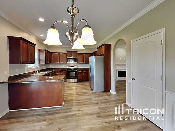 5th image of 386 Stratford Park Blvd