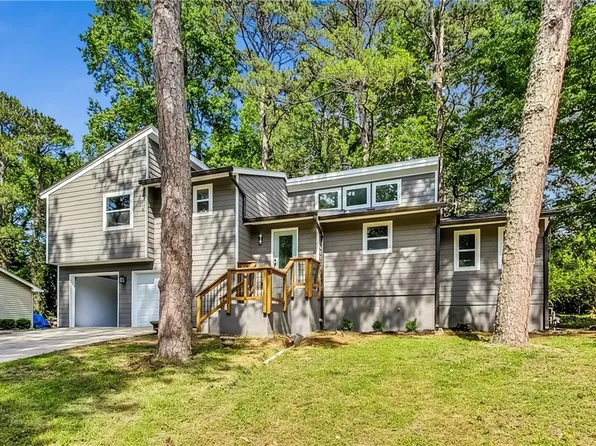 1490 Corn Crib Ct, Stone Mountain, GA 30088
