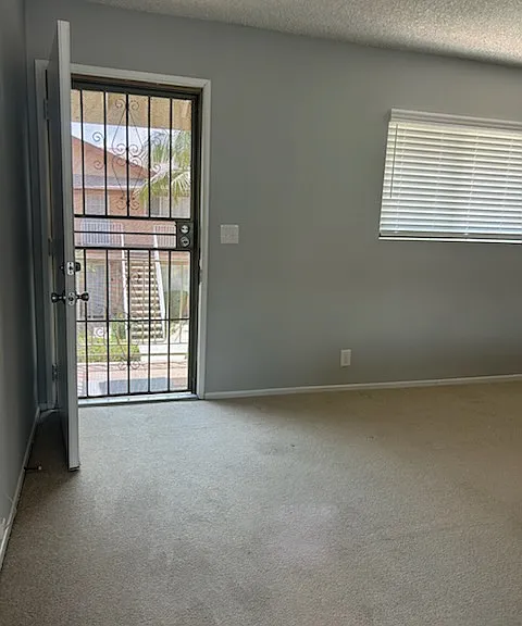2067 E Evergreen St #2067 — Photo 7