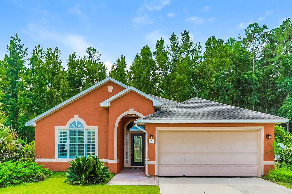 4 bed, 2.0 bath, 1925 sqft, $3,530 — Photo 1