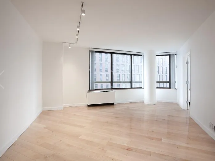 630 1st Ave #16E — Photo 3