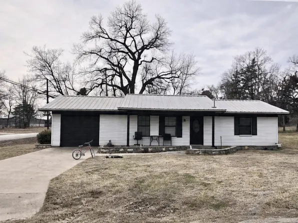 303 Ike St, Fairfield, TX 75840
