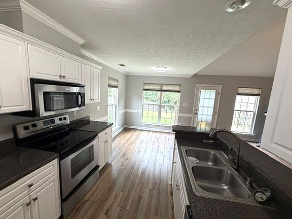 5th image of 514 Lory Ln