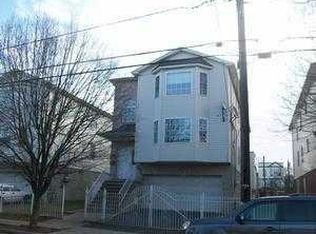 852 S 20th St, Newark, NJ 07108